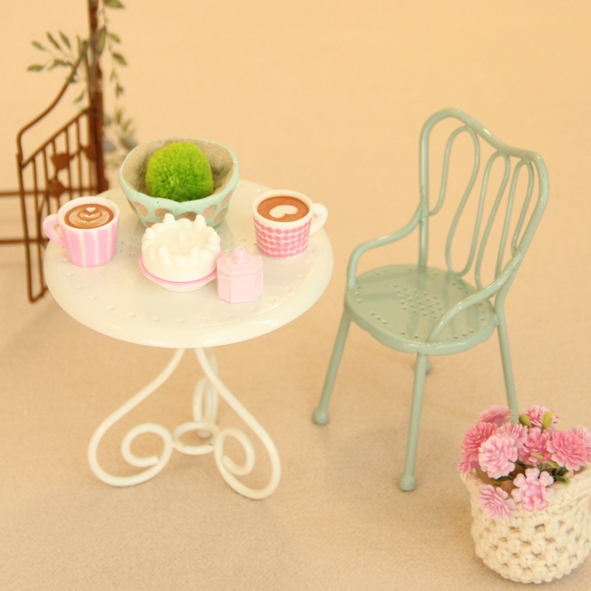Outdoor Furniture Hotel - Set di tavolo e sedie in